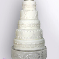 Bretta Cake Stand with Cake