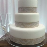 Burlap 3 tier cake